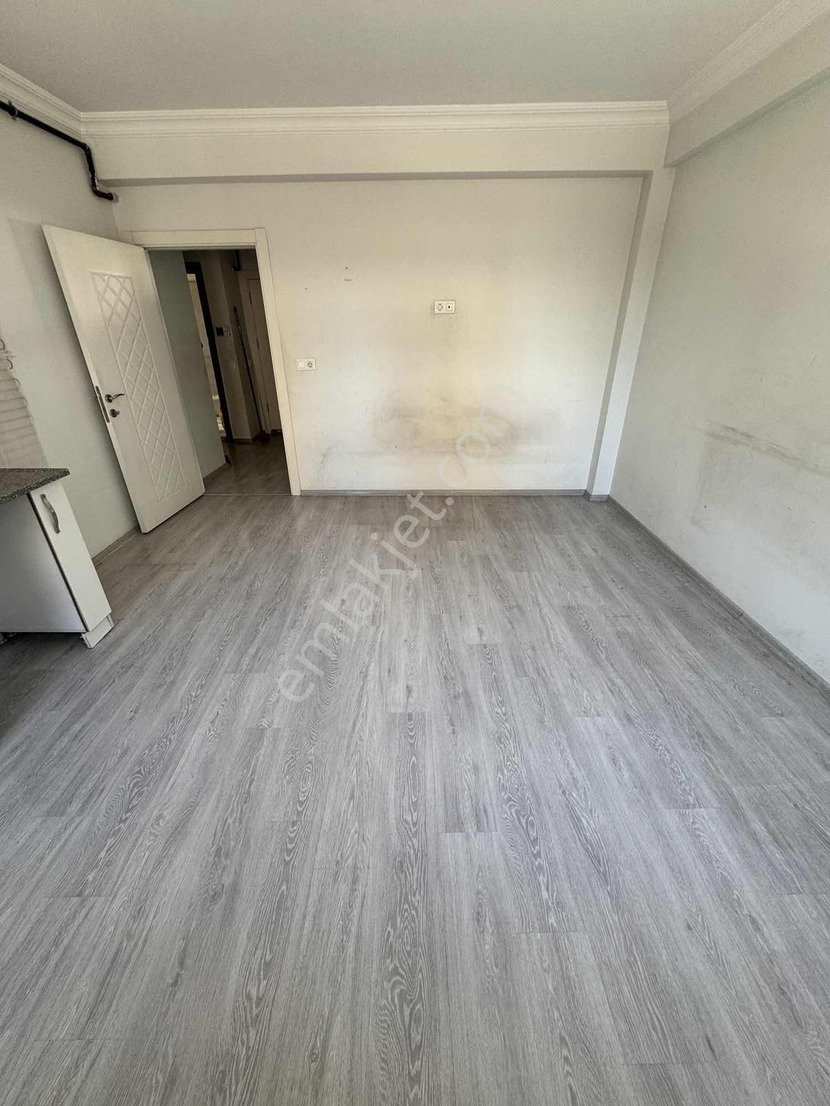 Sütlüce Mah. Eğitimciler Cadde Üstü, Asansörlü Kiralık 1+1 Daire - Görsel 10
