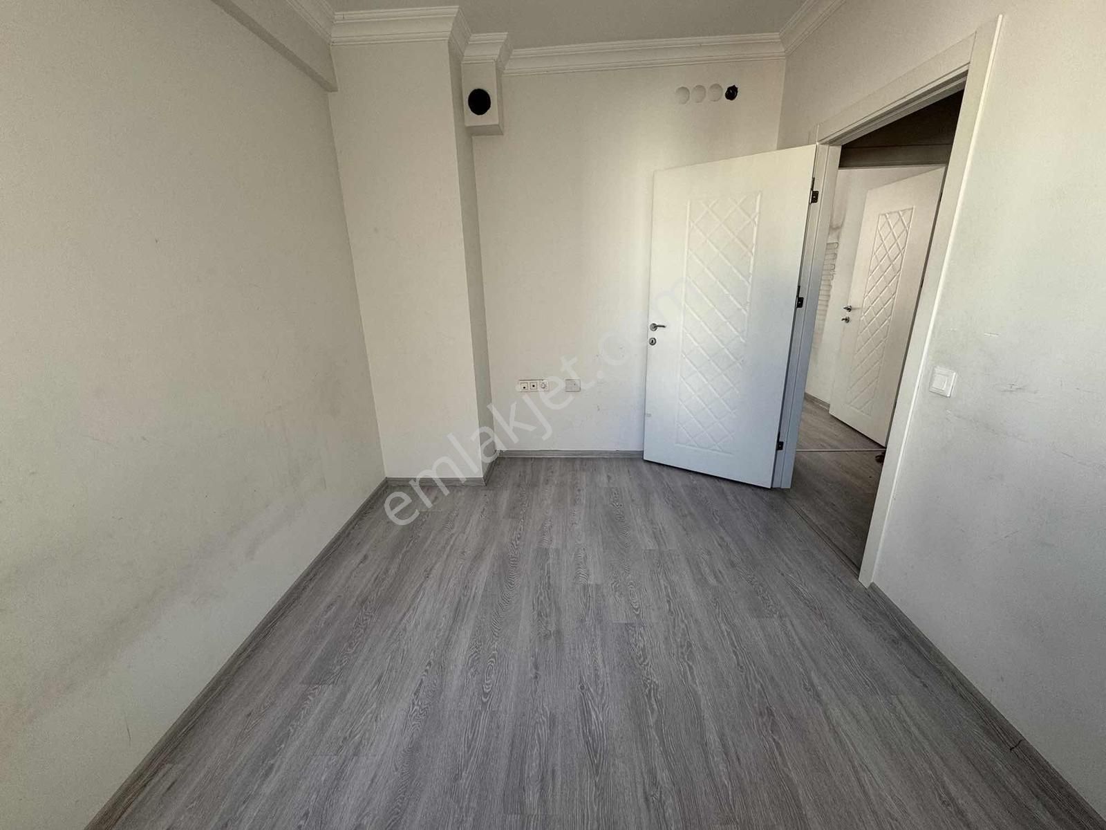 Sütlüce Mah. Eğitimciler Cadde Üstü, Asansörlü Kiralık 1+1 Daire - Görsel 15