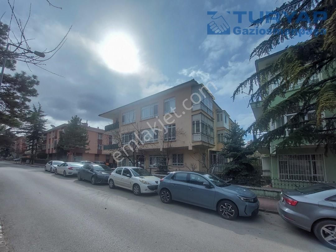 Reşit Galip Caddesi Gökçek Sokak’ta Avantajlı Konumda 3+1 Daire - Görsel 19