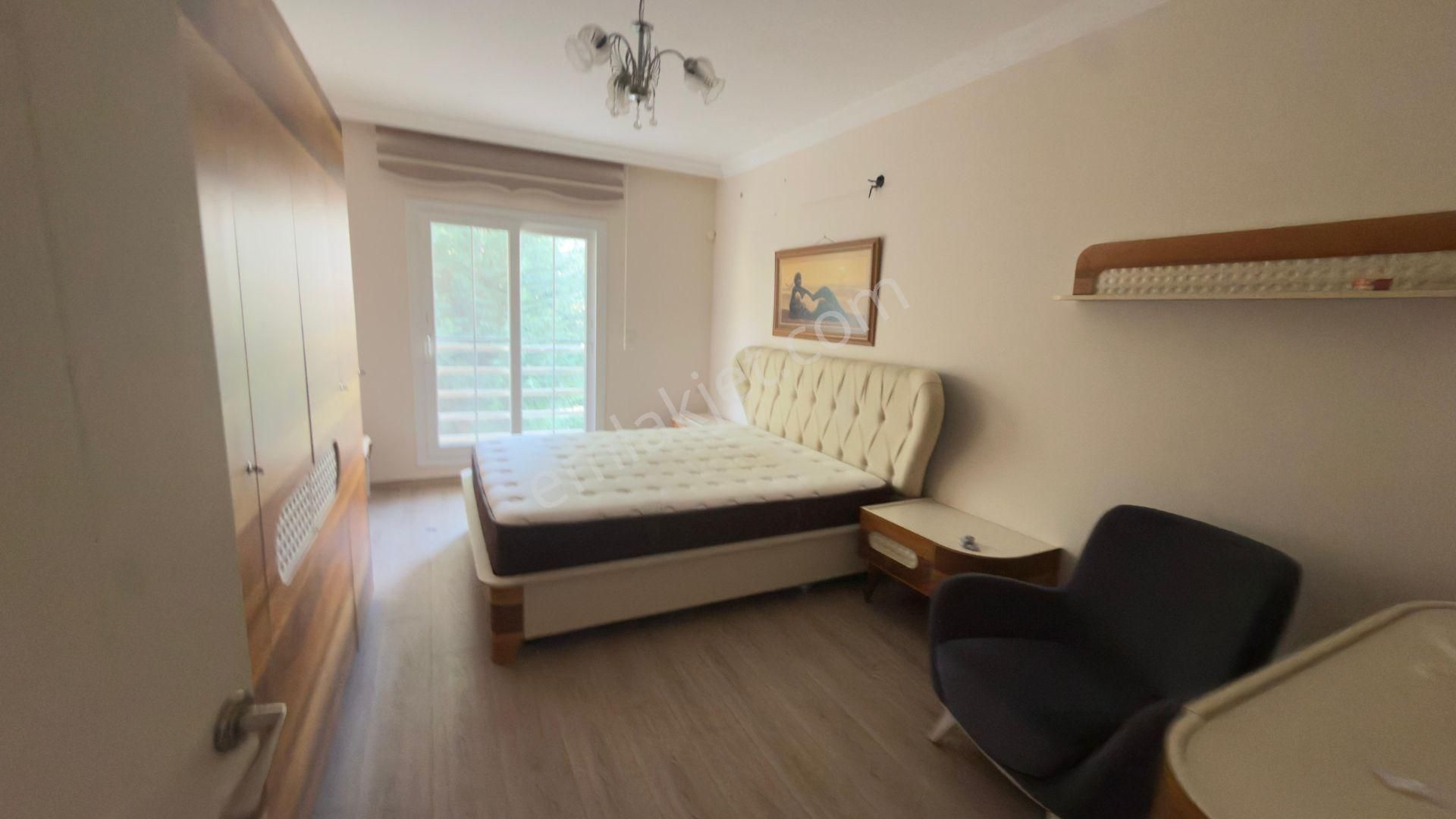 Kadınlar Denizinde Havuzlu Sitede Eşyalı 5+1 Kiralık Triplex... - Görsel 10