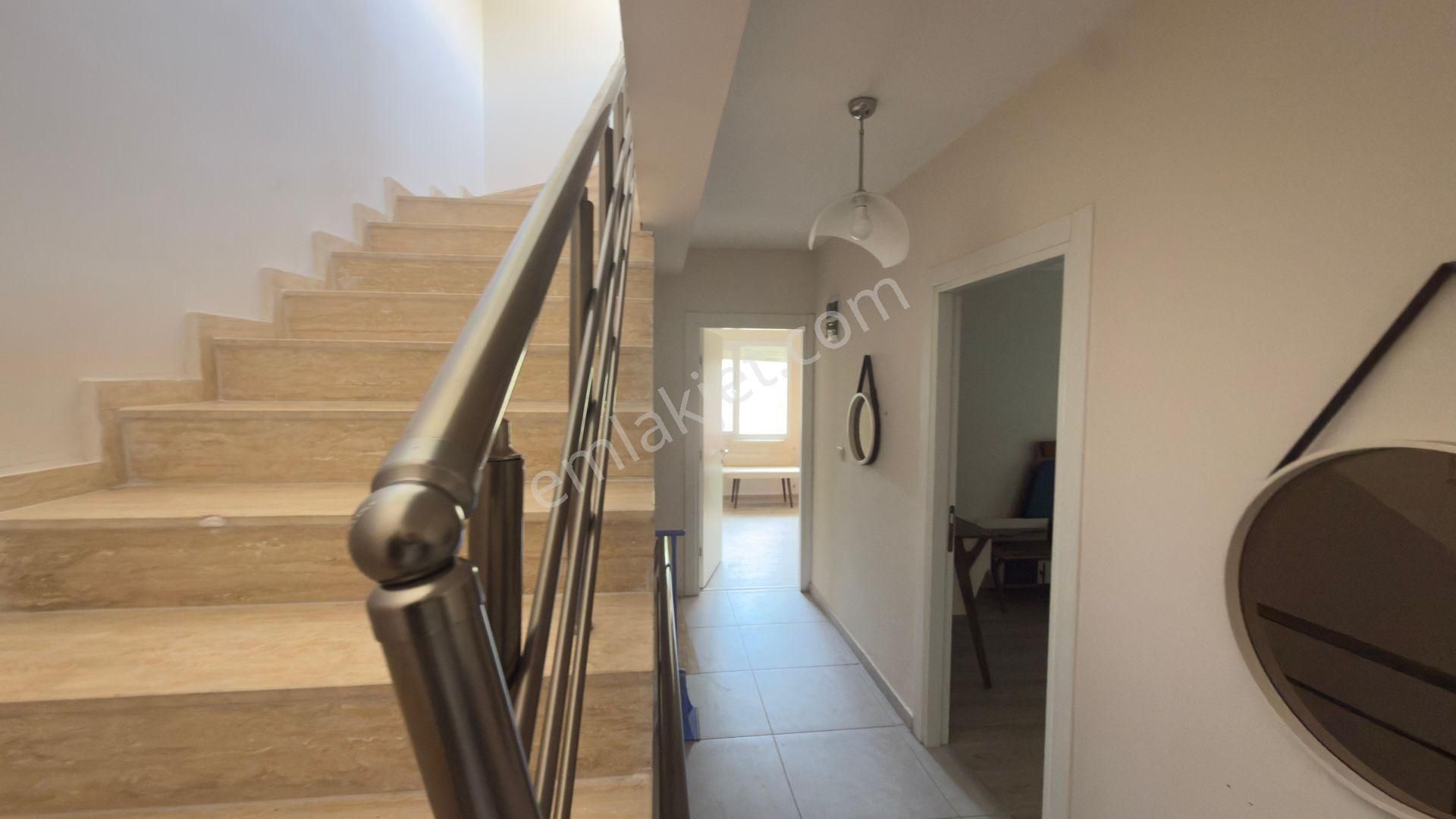 Kadınlar Denizinde Havuzlu Sitede Eşyalı 5+1 Kiralık Triplex... - Görsel 9