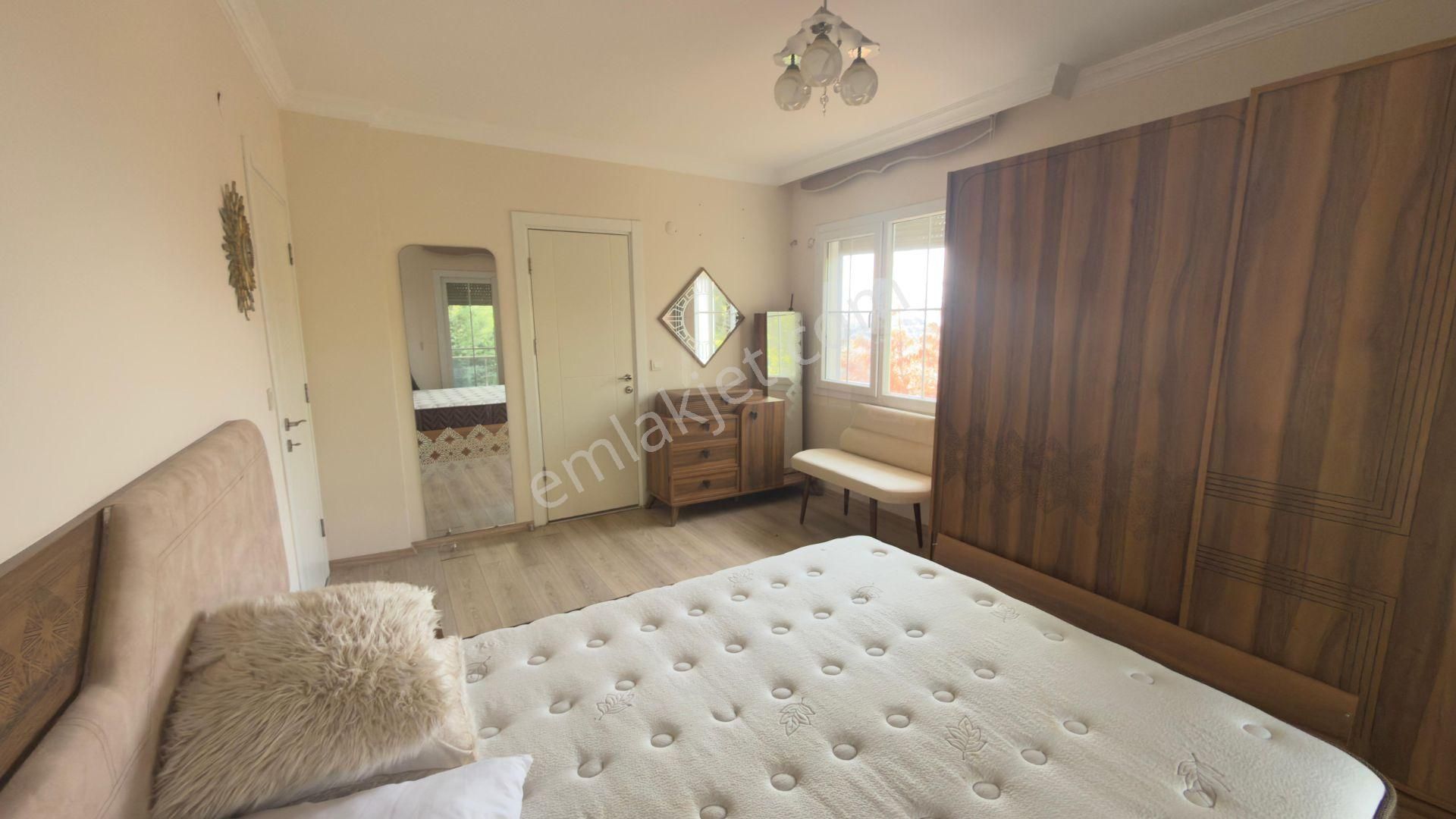 Kadınlar Denizinde Havuzlu Sitede Eşyalı 5+1 Kiralık Triplex... - Görsel 19