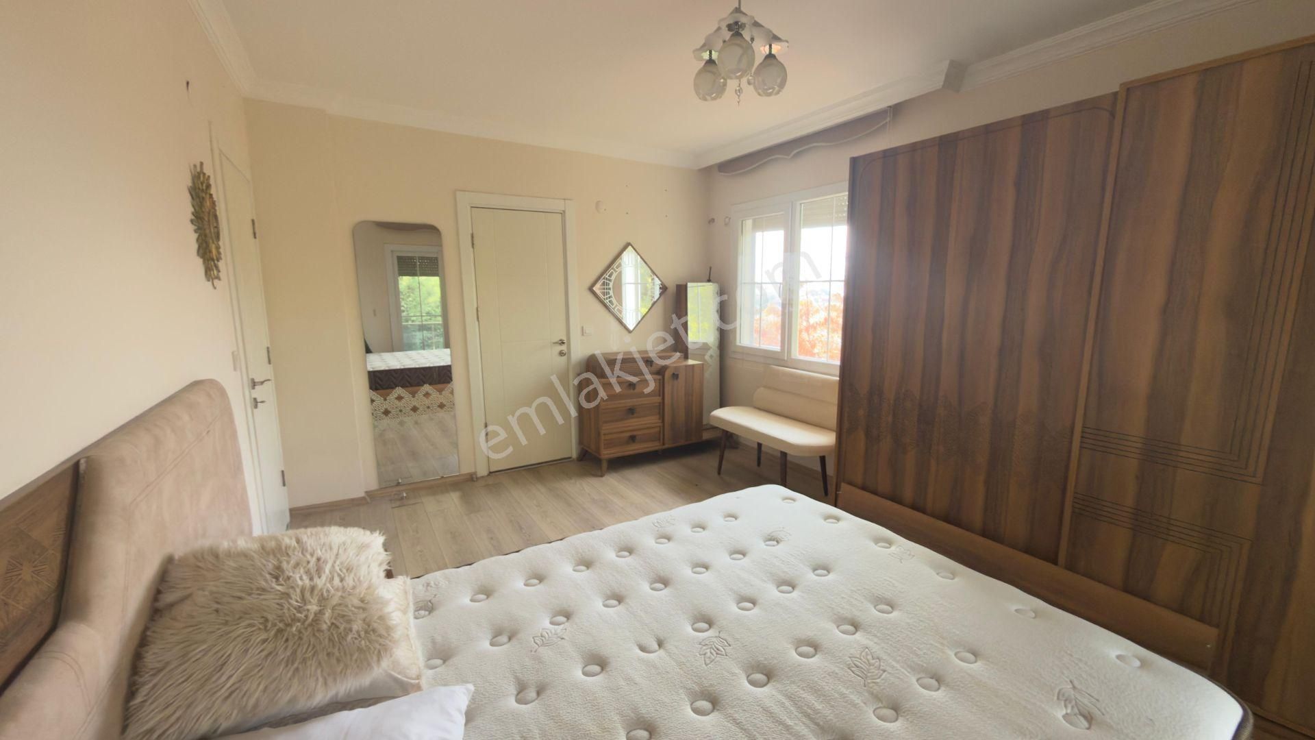 Kadınlar Denizinde Havuzlu Sitede Eşyalı 5+1 Kiralık Triplex... - Görsel 20
