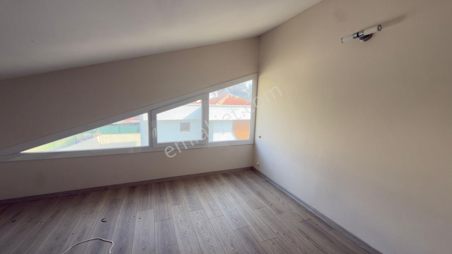 Kadınlar Denizinde Havuzlu Sitede Eşyalı 5+1 Kiralık Triplex... - Görsel 6