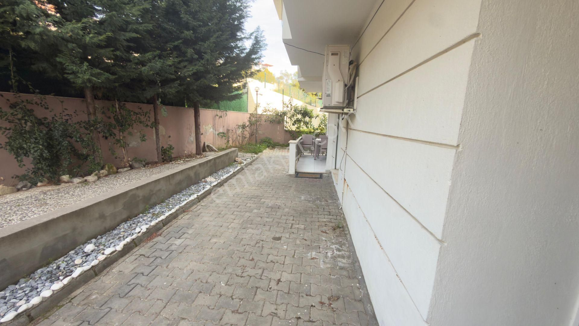 Kadınlar Denizinde Havuzlu Sitede Eşyalı 5+1 Kiralık Triplex... - Görsel 32