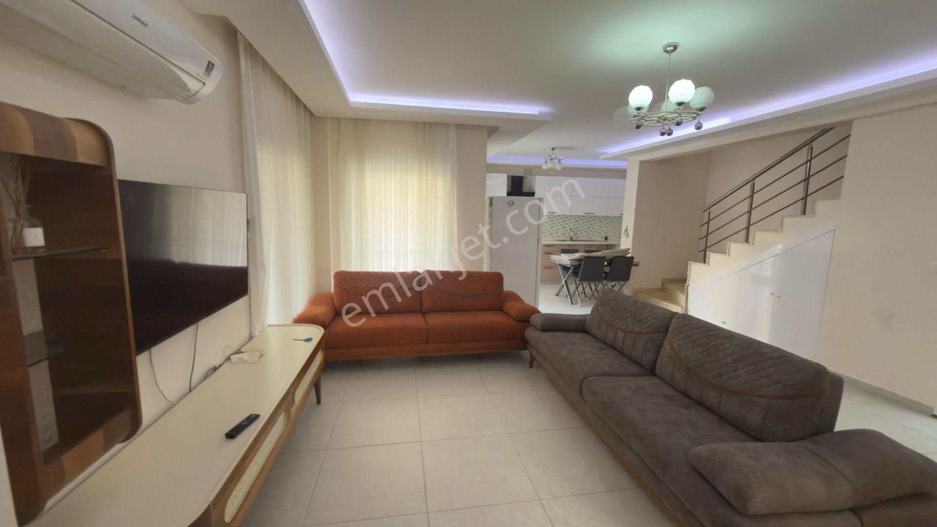 Kadınlar Denizinde Havuzlu Sitede Eşyalı 5+1 Kiralık Triplex... - Görsel 24