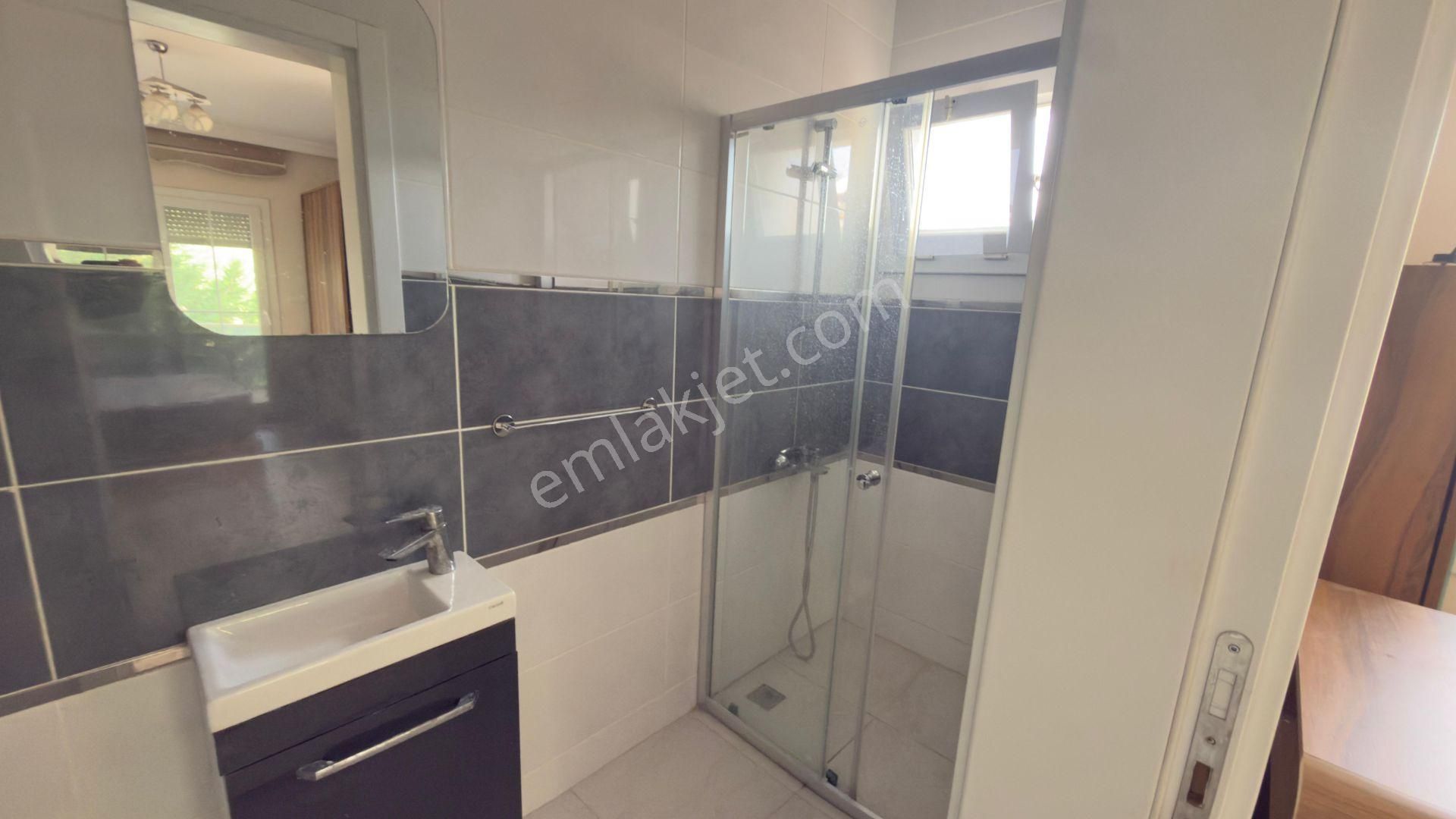 Kadınlar Denizinde Havuzlu Sitede Eşyalı 5+1 Kiralık Triplex... - Görsel 18