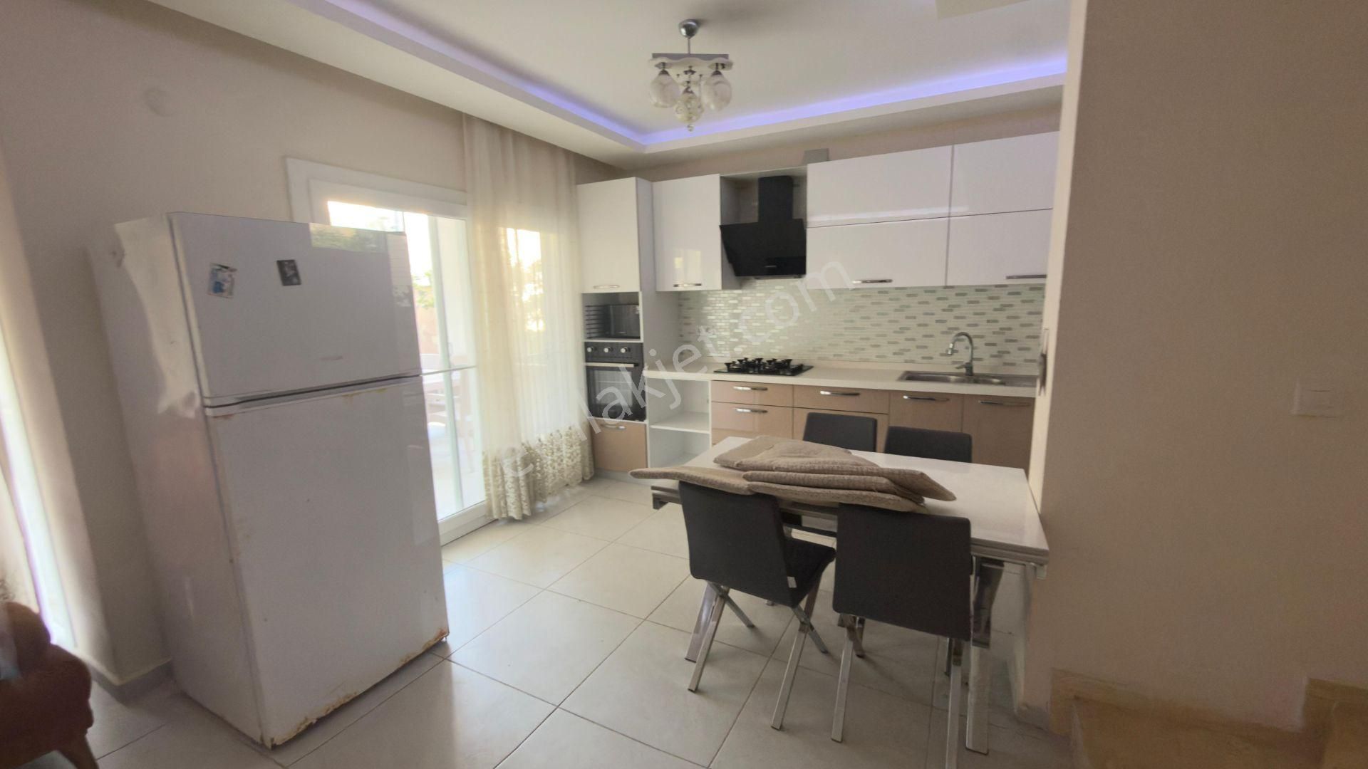 Kadınlar Denizinde Havuzlu Sitede Eşyalı 5+1 Kiralık Triplex... - Görsel 21