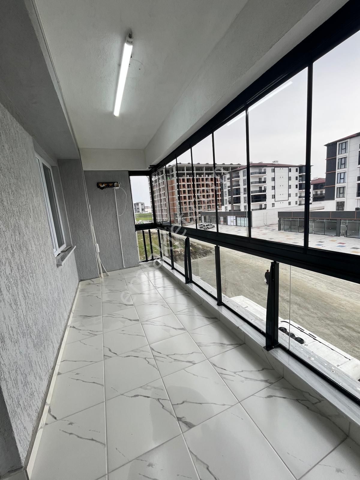 Hatip Mah'de 2+1 Cadde Üzerinde Arakat İskanlı Kiralık Daire!! - Görsel 17