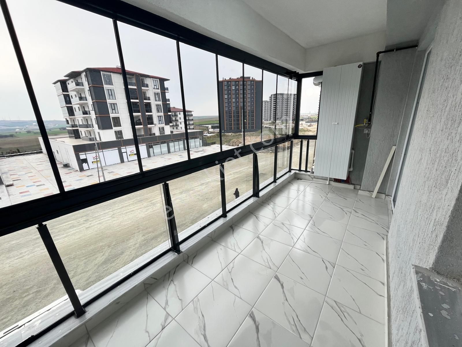 Hatip Mah'de 2+1 Cadde Üzerinde Arakat İskanlı Kiralık Daire!! - Görsel 24