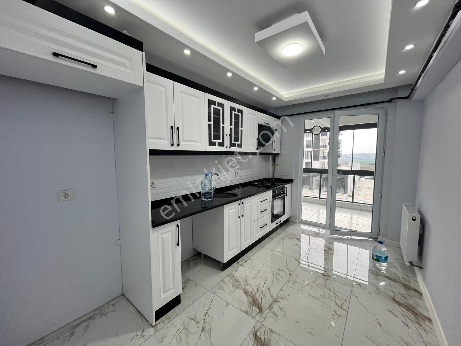 Hatip Mah'de 2+1 Cadde Üzerinde Arakat İskanlı Kiralık Daire!! - Görsel 15