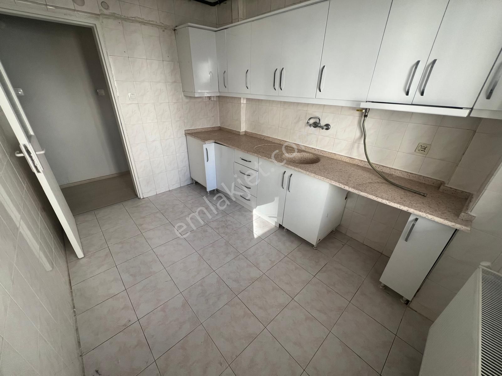 Buca Parisa'dan K.doğum Hastanesi Yeni Metro Yakını Ara Kat Doğalgazlı 3+1 - Görsel 7