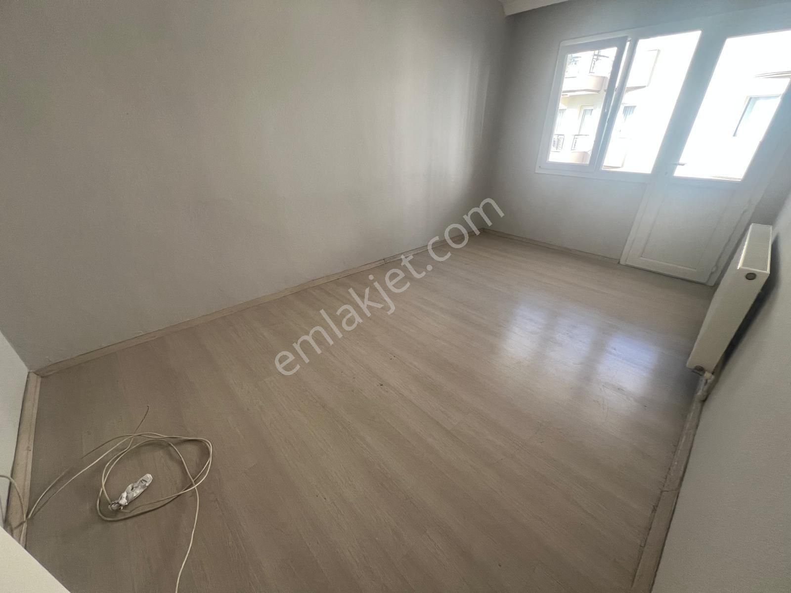 Buca Parisa'dan K.doğum Hastanesi Yeni Metro Yakını Ara Kat Doğalgazlı 3+1 - Görsel 2