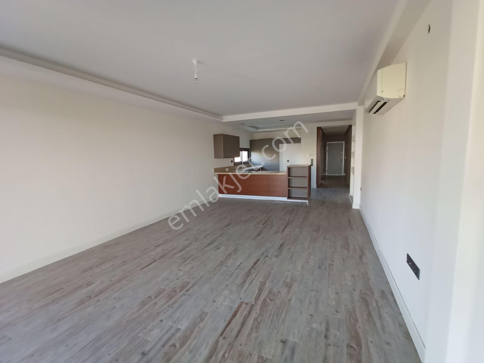 Kuşadası'nda Güvenlikli Havuzlu Sitede Bahçe Katı Daire - Görsel 4