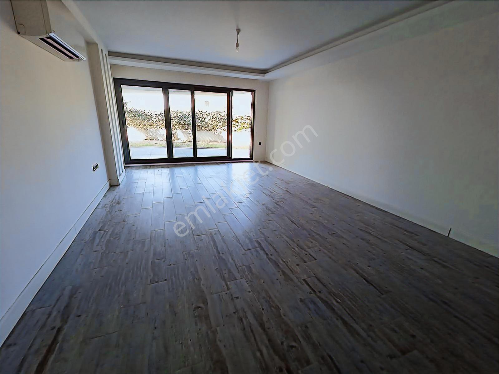 Kuşadası'nda Güvenlikli Havuzlu Sitede Bahçe Katı Daire - Görsel 11