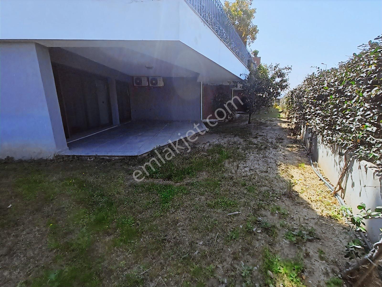 Kuşadası'nda Güvenlikli Havuzlu Sitede Bahçe Katı Daire - Görsel 7