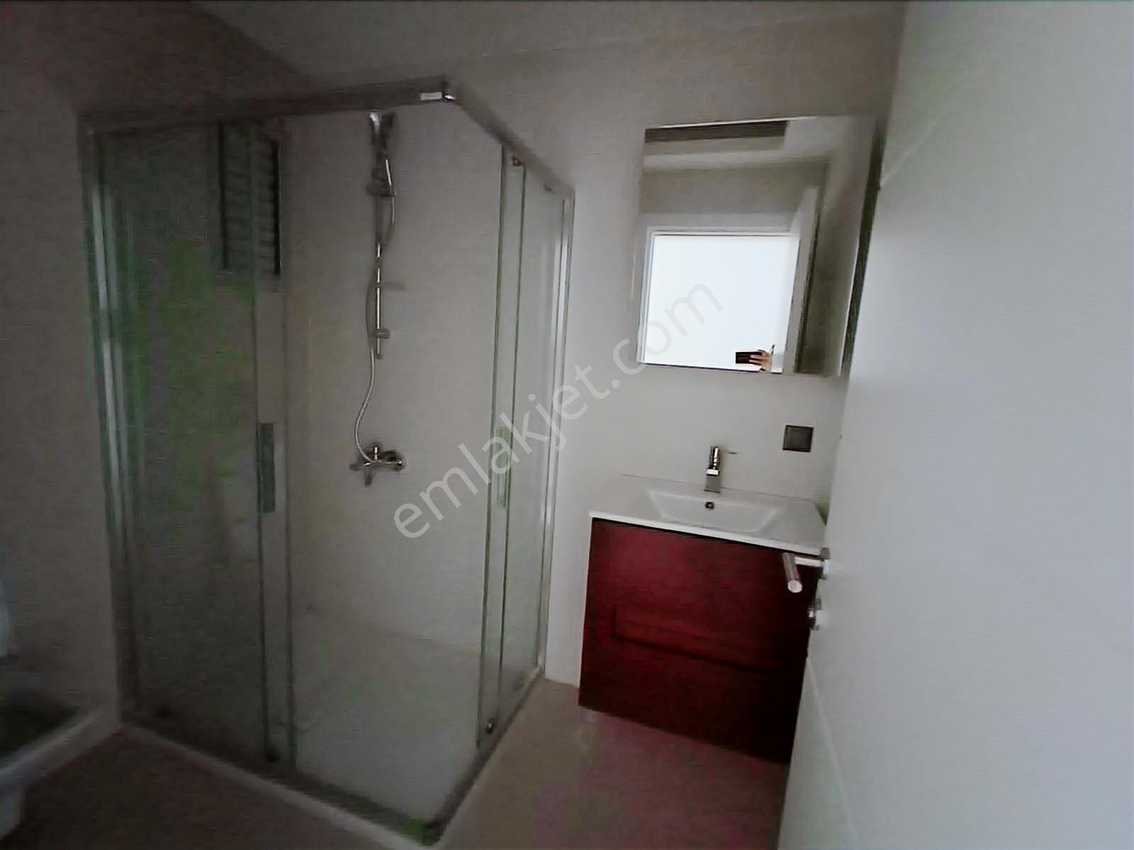 Kuşadası'nda Güvenlikli Havuzlu Sitede Bahçe Katı Daire - Görsel 23