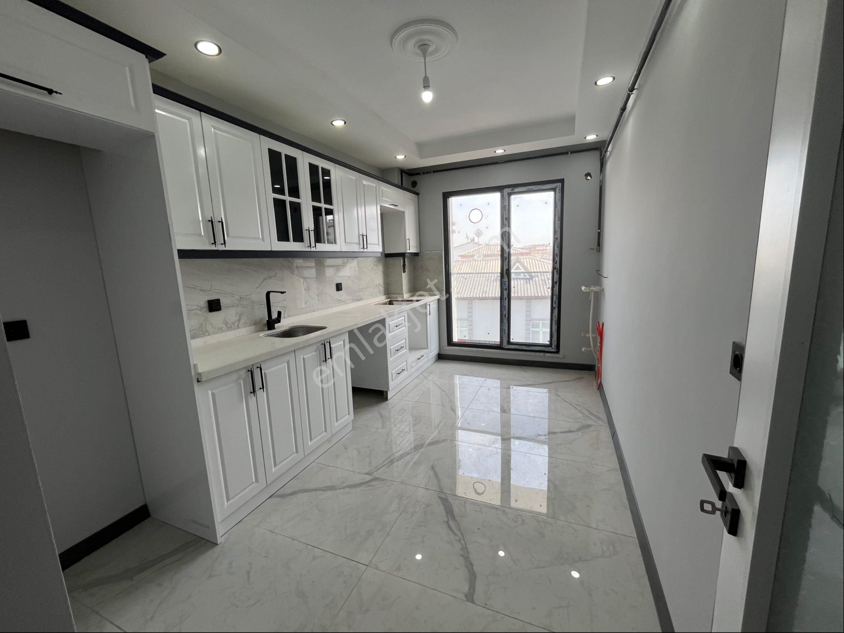 Satılık Dubleks 4 + 180 Metre² İskanlı Güney Cepheli - Görsel 11