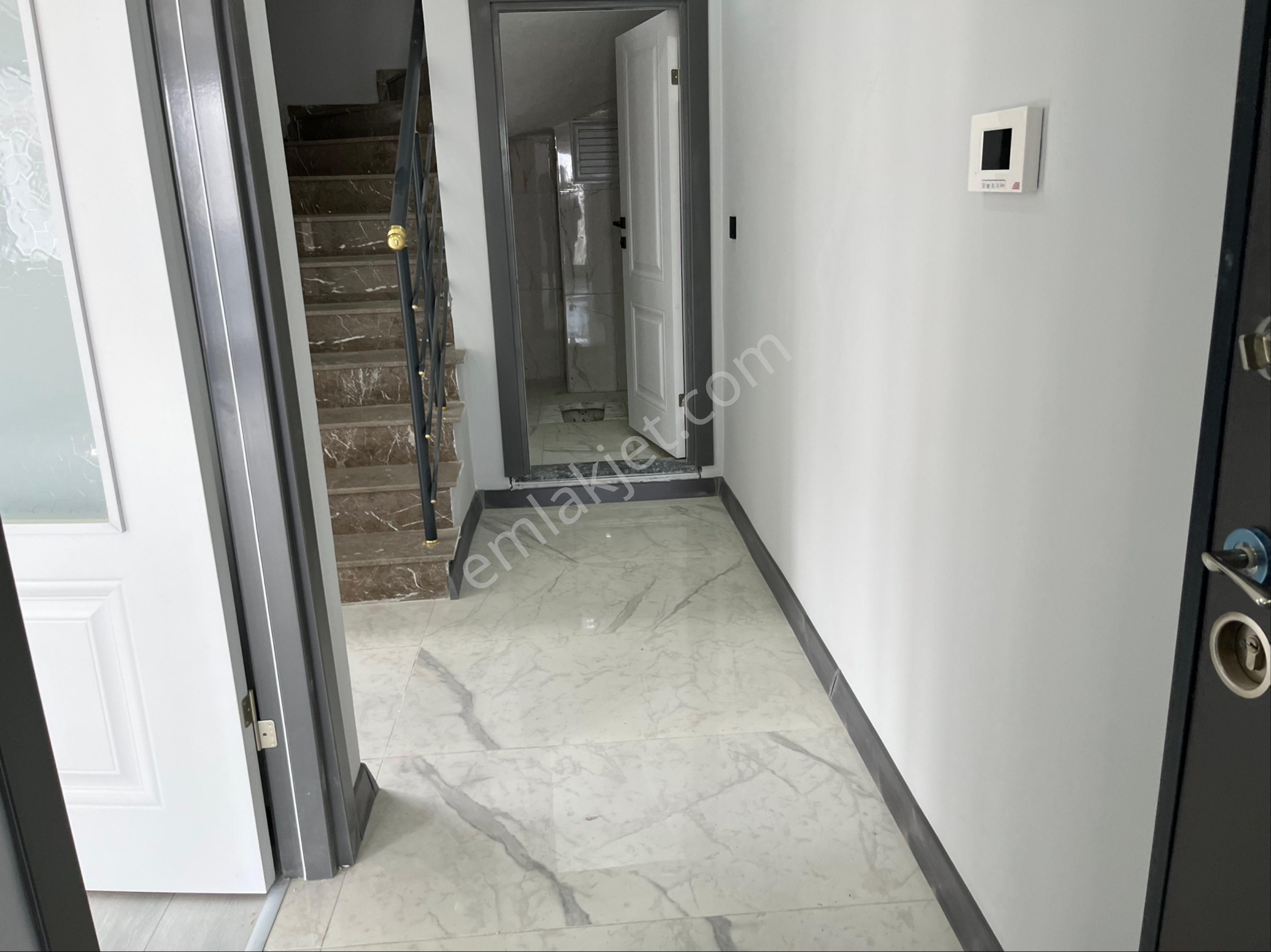 Satılık Dubleks 4 + 180 Metre² İskanlı Güney Cepheli - Görsel 13