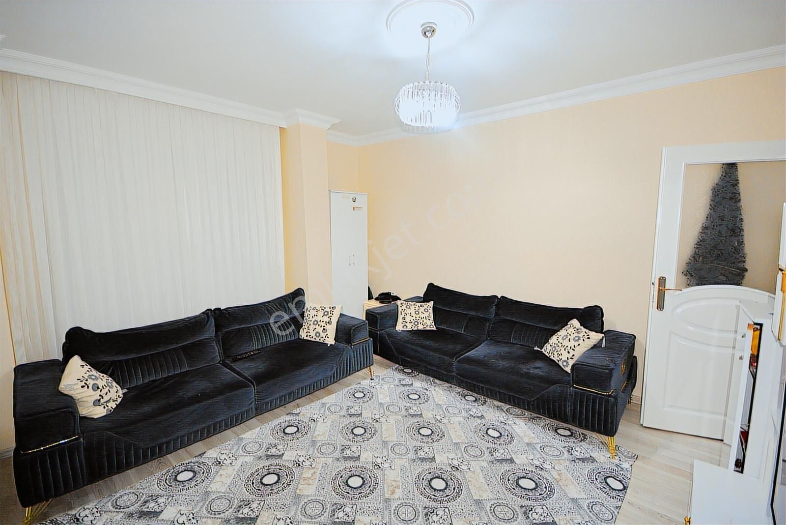 Satılık Ters Dubleks 2+1 İskanlı 90 M2 Konumu Güzel Diş Hastanes