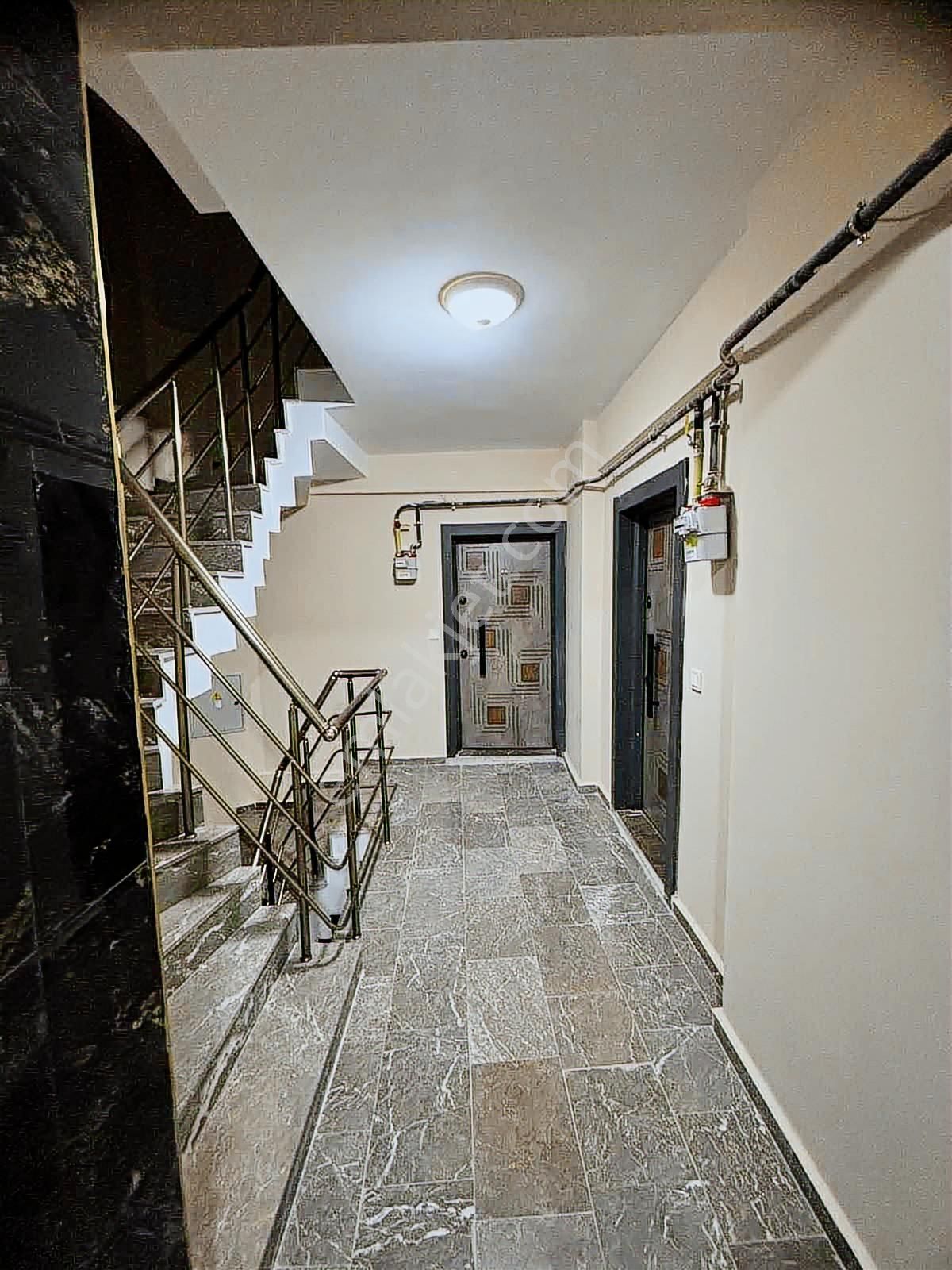 Kasaplar Mahallesinde Satılık Arakat 1+1 Daire - Görsel 2