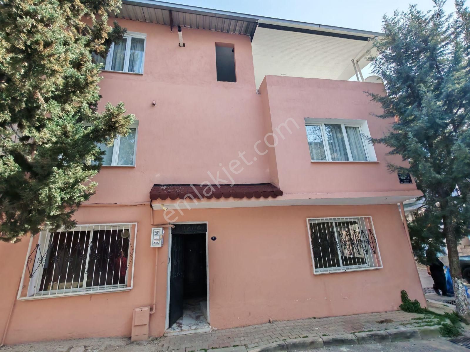 Buca Atatürk Mah. Doğalgazlı Kapalı Mutfak Kiralık 2+1 Daire - Görsel 3