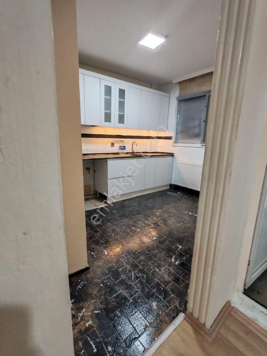 Buca Atatürk Mah. Doğalgazlı Kapalı Mutfak Kiralık 2+1 Daire - Görsel 5