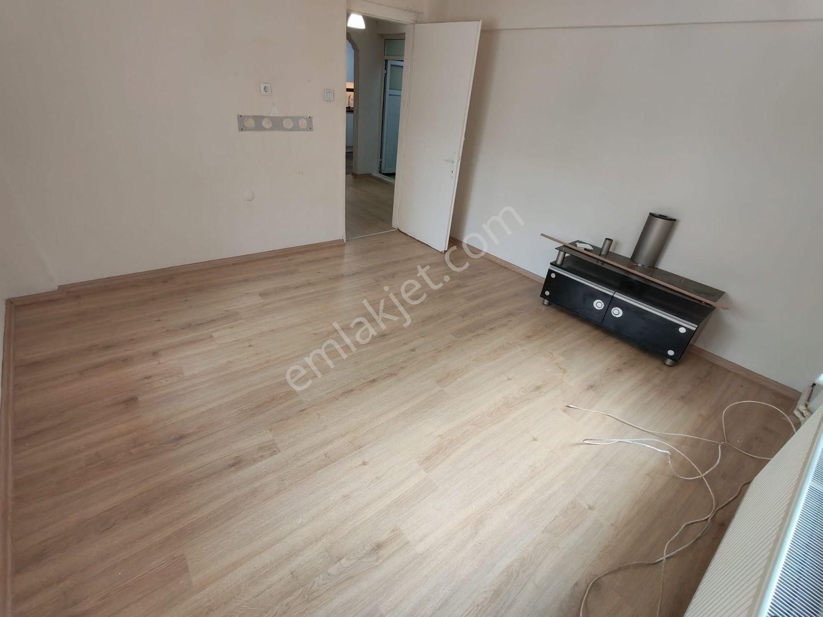 Buca Atatürk Mah. Doğalgazlı Kapalı Mutfak Kiralık 2+1 Daire - Görsel 12