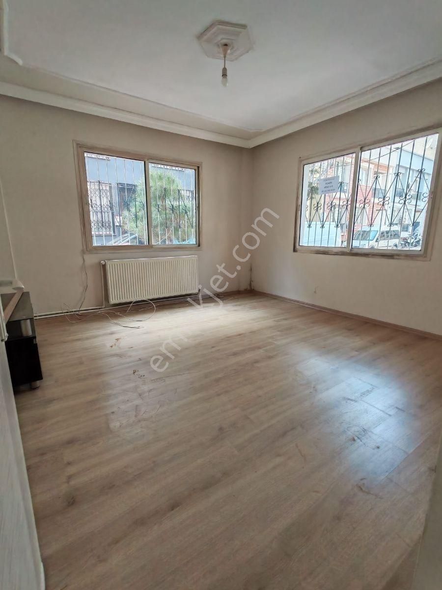 Buca Atatürk Mah. Doğalgazlı Kapalı Mutfak Kiralık 2+1 Daire