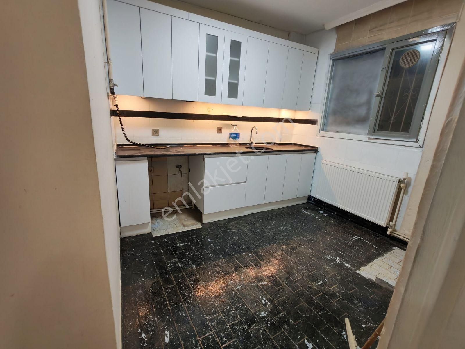 Buca Atatürk Mah. Doğalgazlı Kapalı Mutfak Kiralık 2+1 Daire - Görsel 6