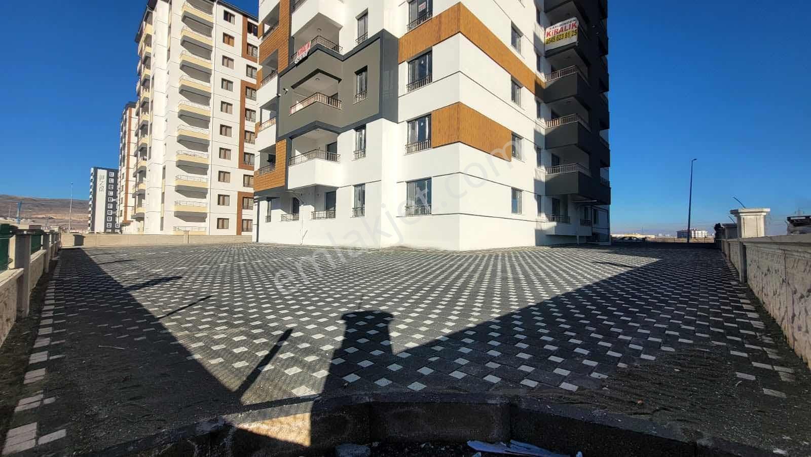 Megalıfe'den Şehir Hastanesi Karşısı Lüks 2+1 Kiralık Daire