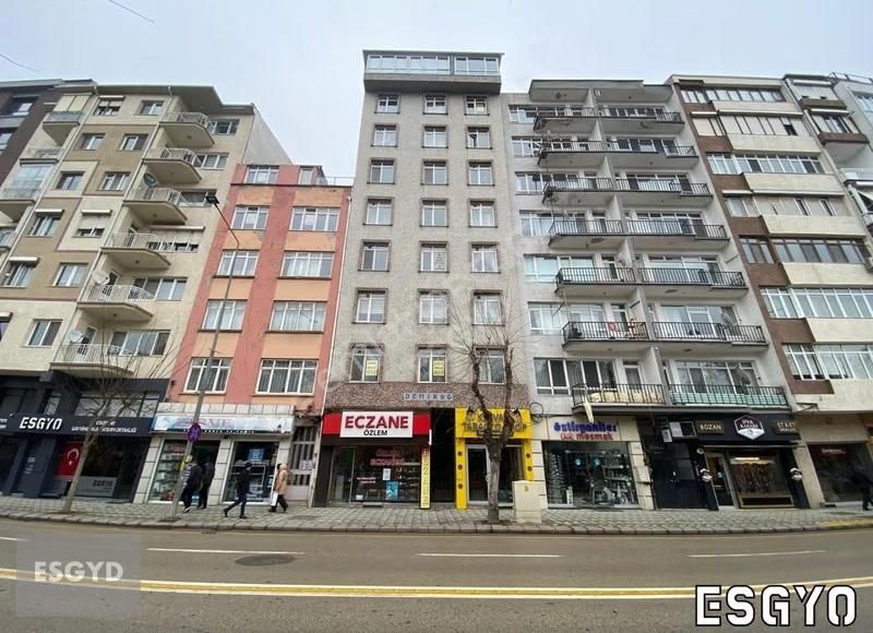 Esgyo'dan Atatürk Cad Üzeri Hava Hast Karşısı Teraslı 2+1 Daire - Görsel 8