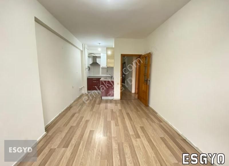 Esgyo'dan Atatürk Cad Üzeri Hava Hast Karşısı Teraslı 2+1 Daire - Görsel 17