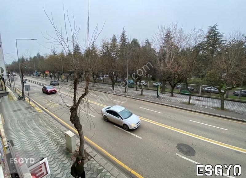 Esgyo'dan Atatürk Cad Üzeri Hava Hast Karşısı Teraslı 2+1 Daire - Görsel 6
