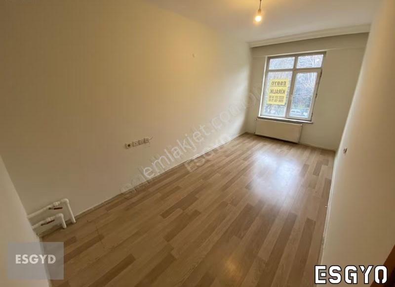 Esgyo'dan Atatürk Cad Üzeri Hava Hast Karşısı Teraslı 2+1 Daire - Görsel 18