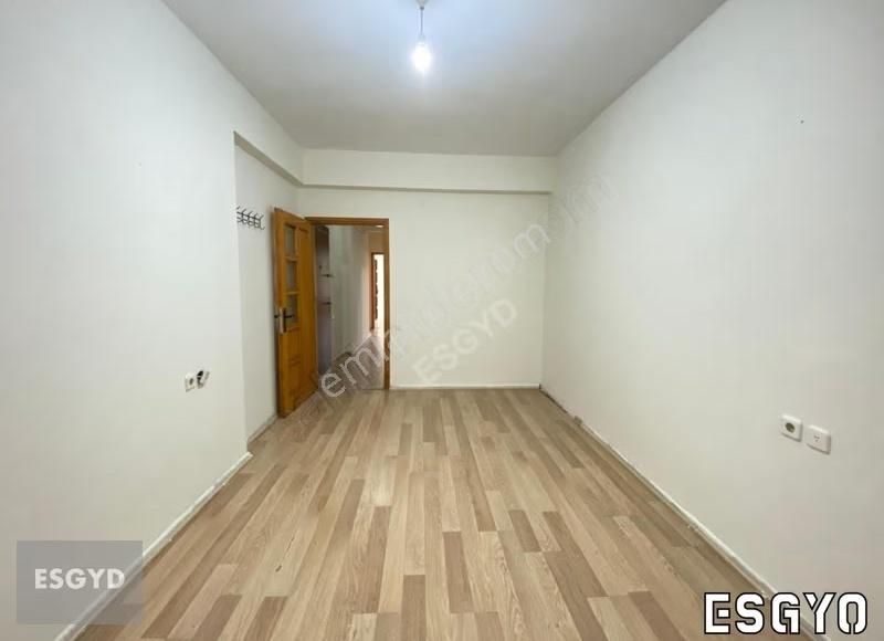 Esgyo'dan Atatürk Cad Üzeri Hava Hast Karşısı Teraslı 2+1 Daire - Görsel 12