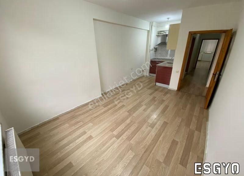 Esgyo'dan Atatürk Cad Üzeri Hava Hast Karşısı Teraslı 2+1 Daire - Görsel 4