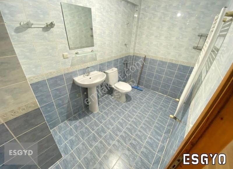 Esgyo'dan Atatürk Cad Üzeri Hava Hast Karşısı Teraslı 2+1 Daire - Görsel 2