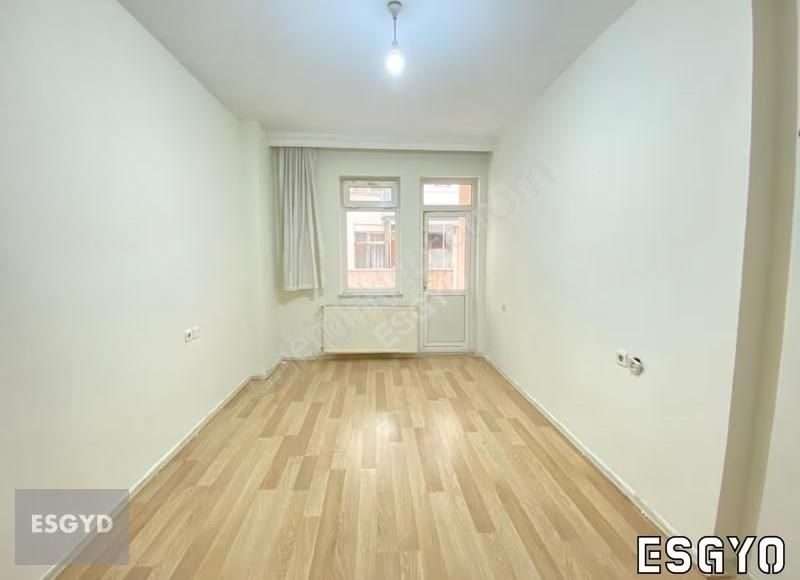 Esgyo'dan Atatürk Cad Üzeri Hava Hast Karşısı Teraslı 2+1 Daire - Görsel 3