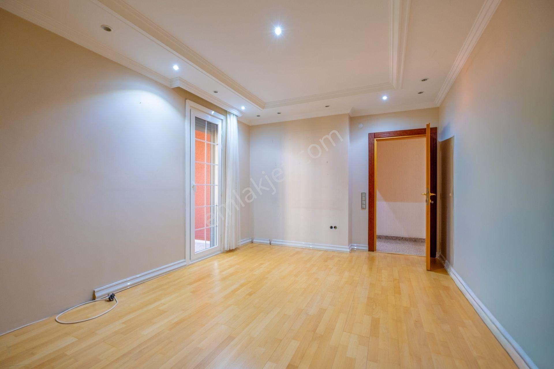 Adakale Bölgesinde Marmaray Yakın 230m² 4+1 Kiralık Daire - Görsel 15