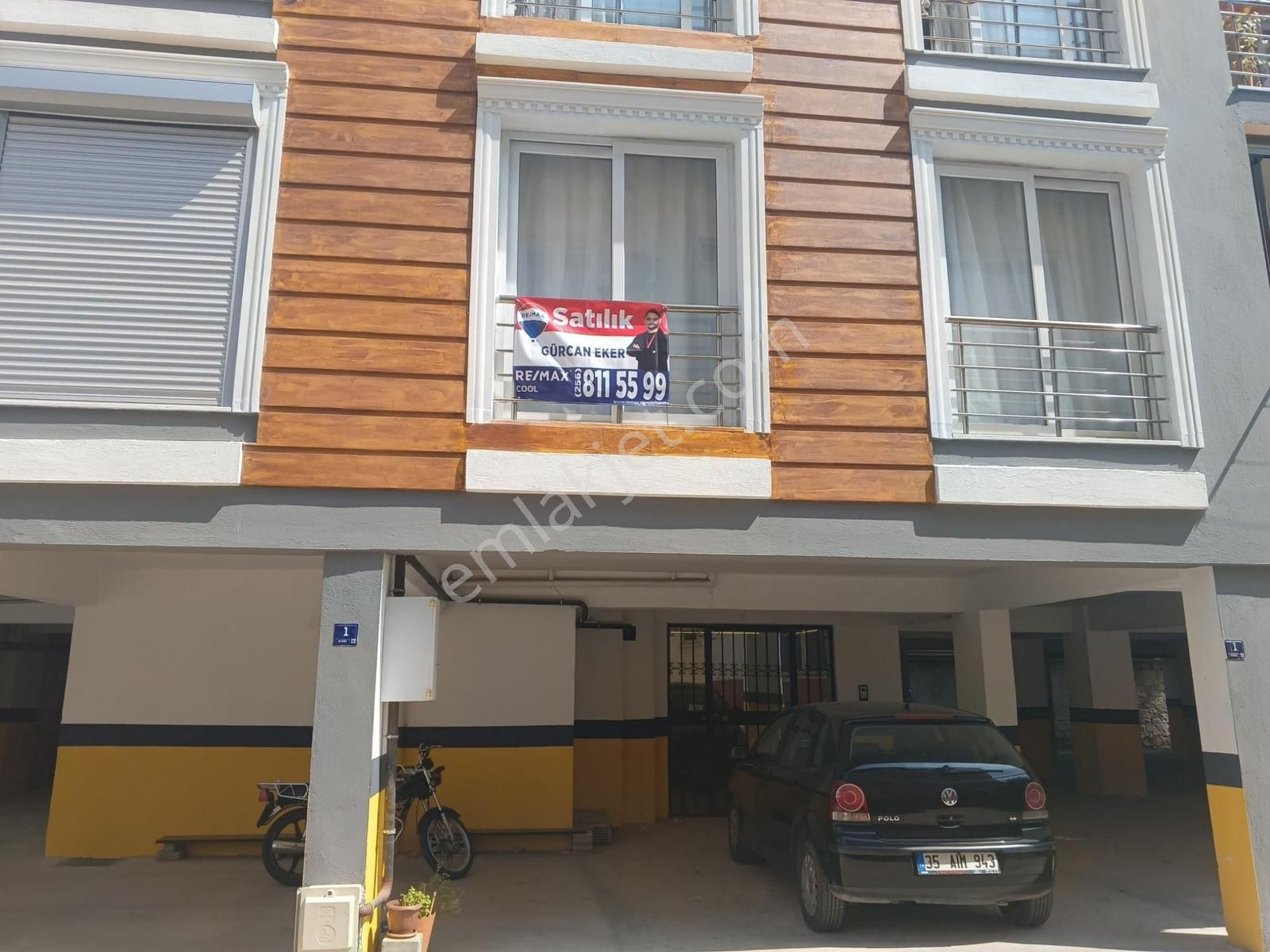 Aydın Merkez Fatih Mahallesi'nde Satılık Otoparklı Asansörlü 2+1