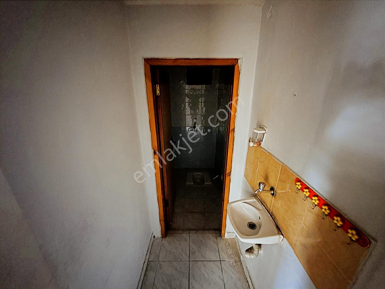 Bağcı Caddesinde Bağımsız Yapılı 2+1 Geniş Oturum Kat Konumunda - Görsel 10