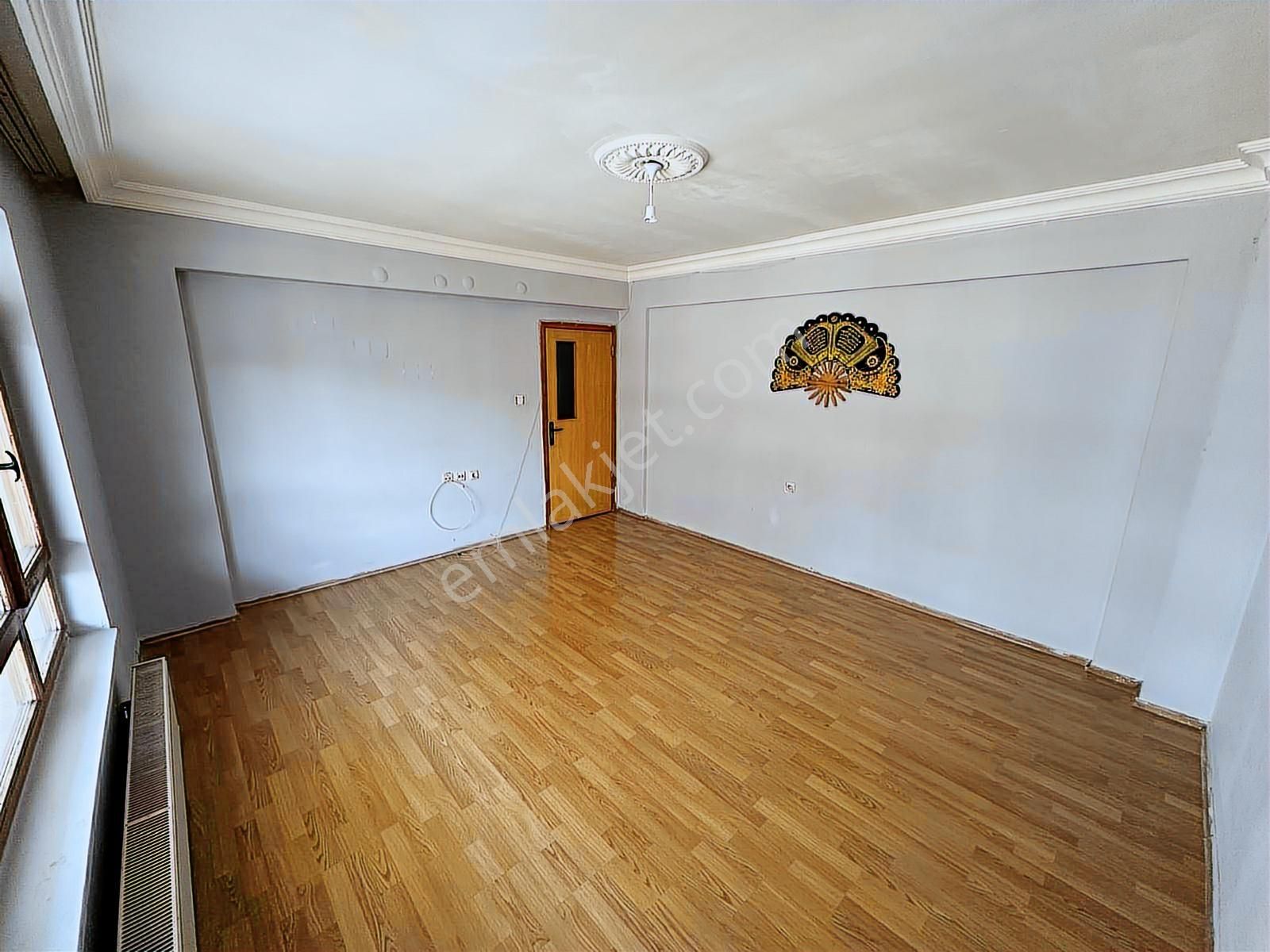 Bağcı Caddesinde Bağımsız Yapılı 2+1 Geniş Oturum Kat Konumunda - Görsel 21