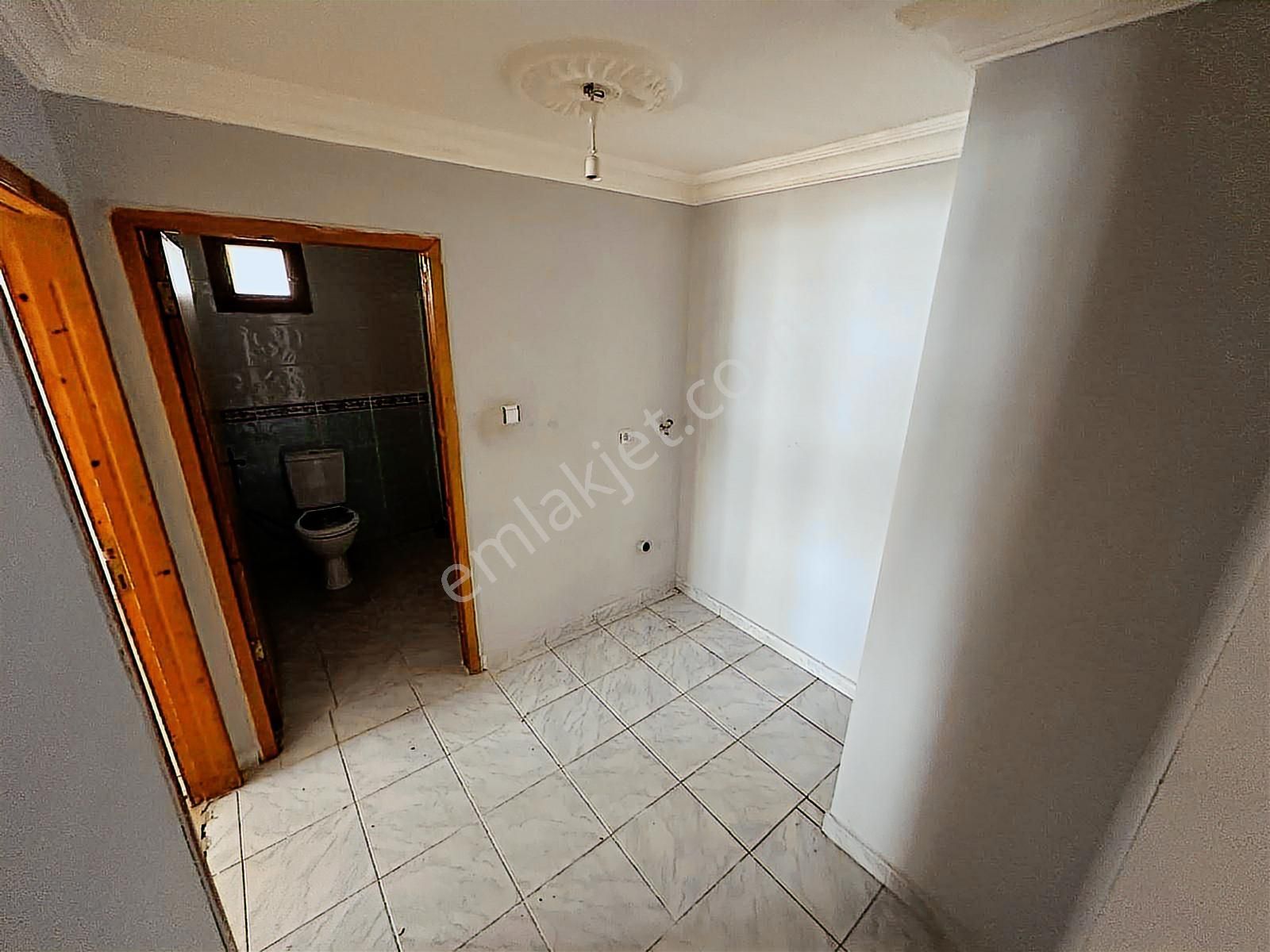 Bağcı Caddesinde Bağımsız Yapılı 2+1 Geniş Oturum Kat Konumunda - Görsel 8