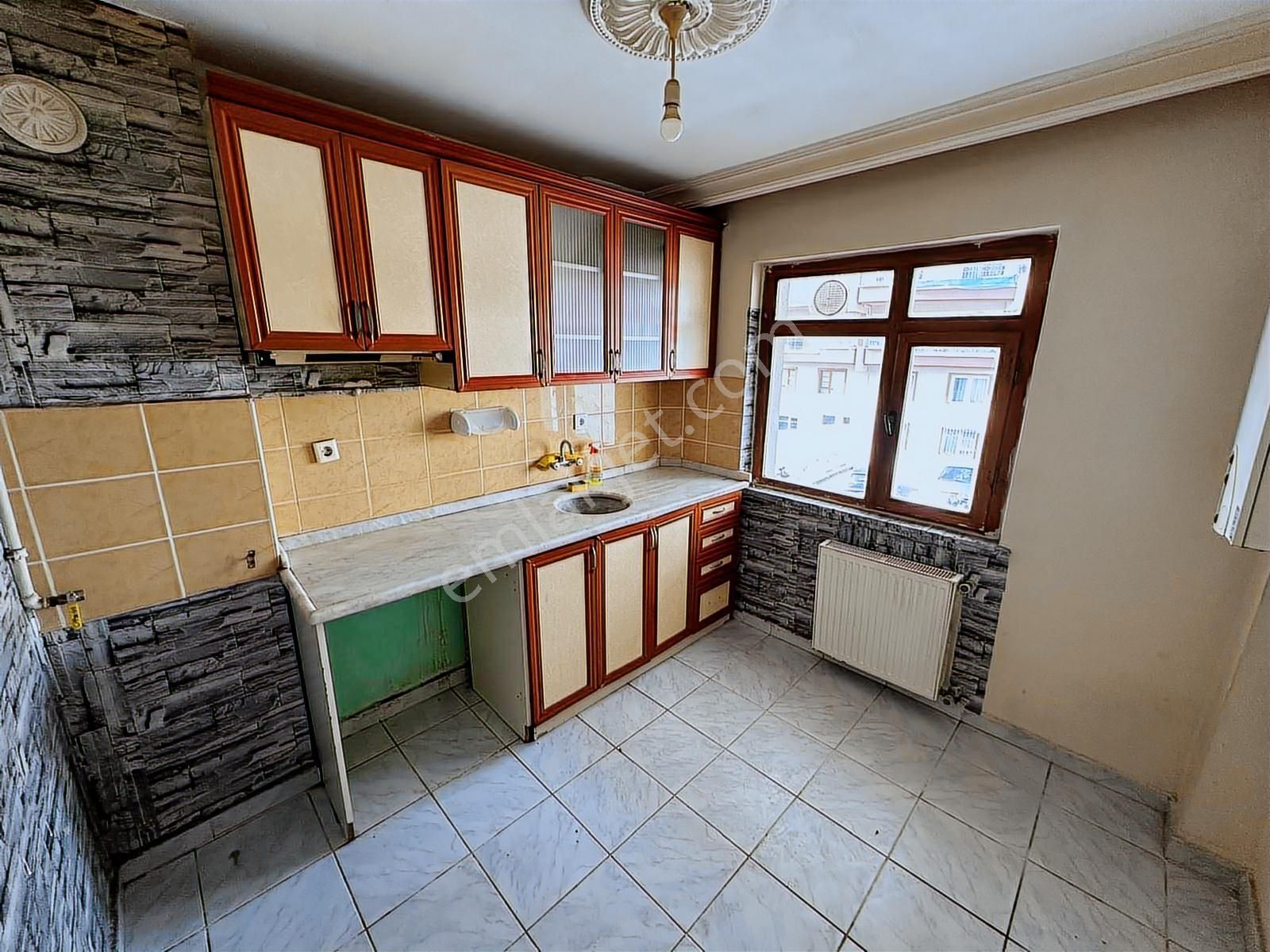 Bağcı Caddesinde Bağımsız Yapılı 2+1 Geniş Oturum Kat Konumunda - Görsel 19