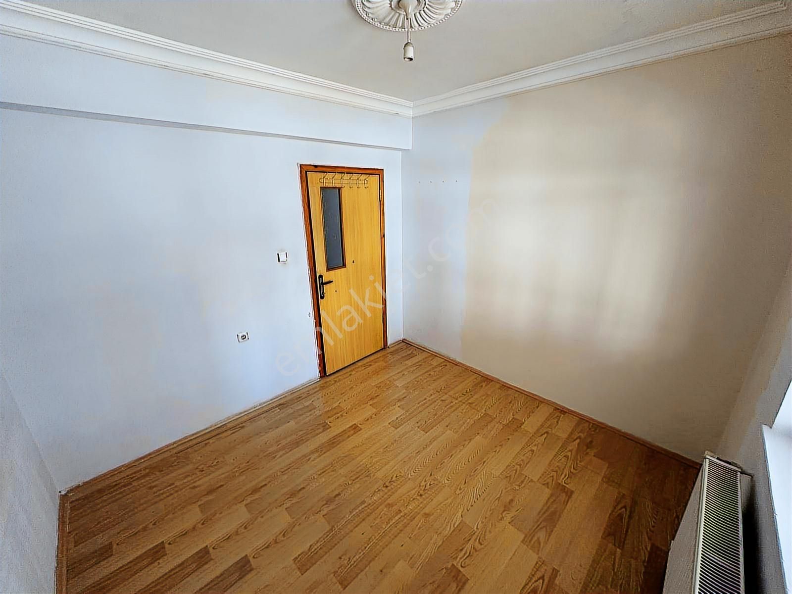 Bağcı Caddesinde Bağımsız Yapılı 2+1 Geniş Oturum Kat Konumunda - Görsel 23