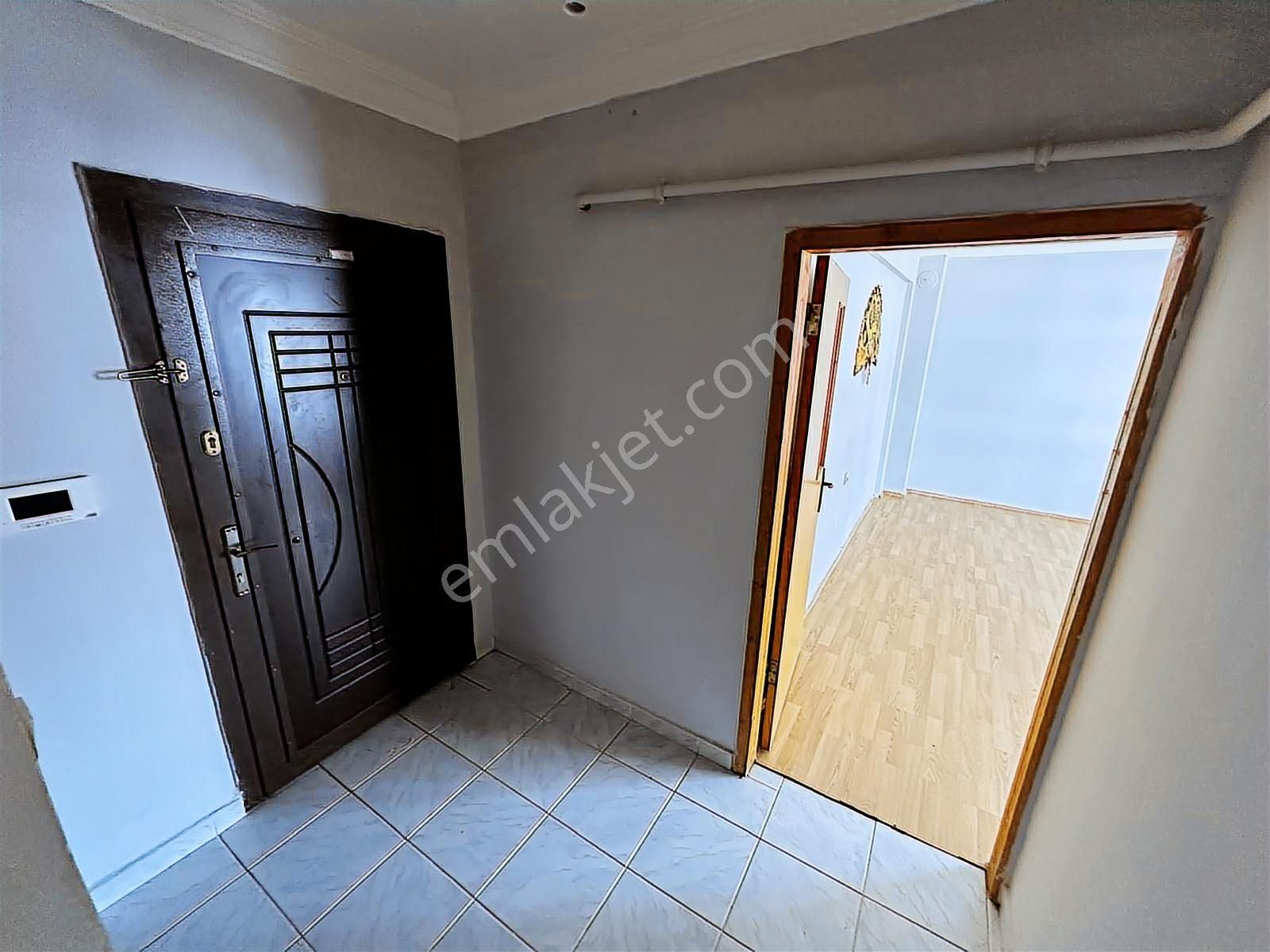 Bağcı Caddesinde Bağımsız Yapılı 2+1 Geniş Oturum Kat Konumunda - Görsel 13