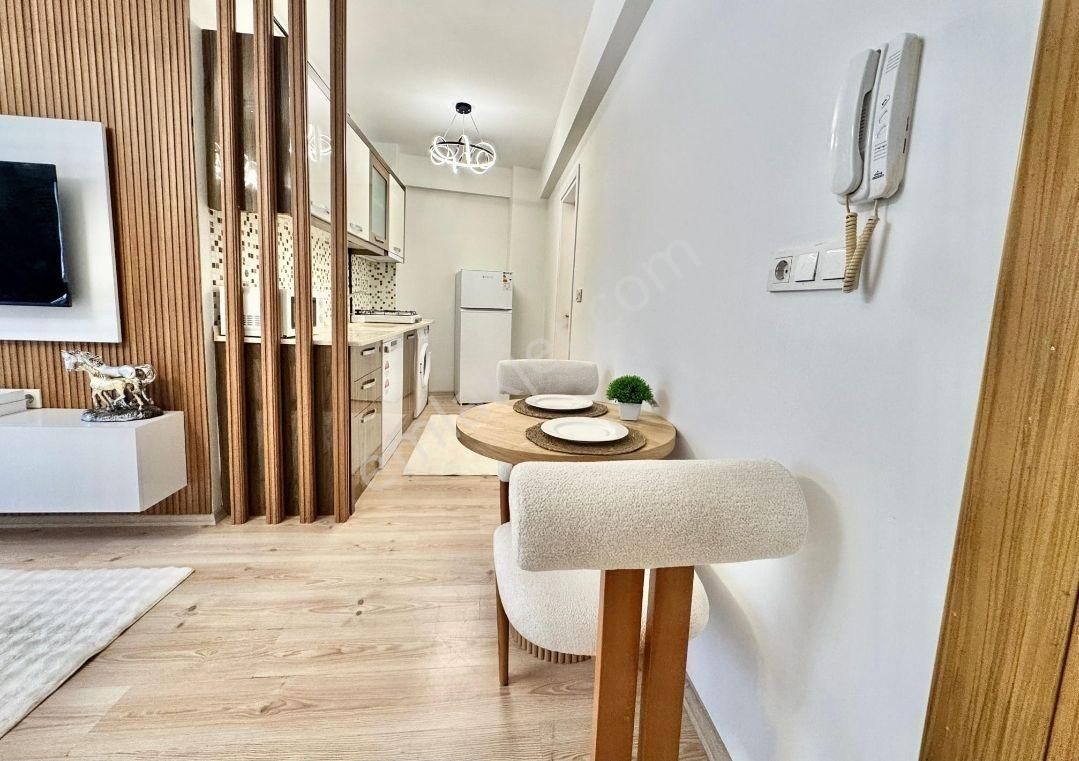 Çıtır Fırın Yanı Geniş 1+1 Balkonlu Suıt Daire - Görsel 9