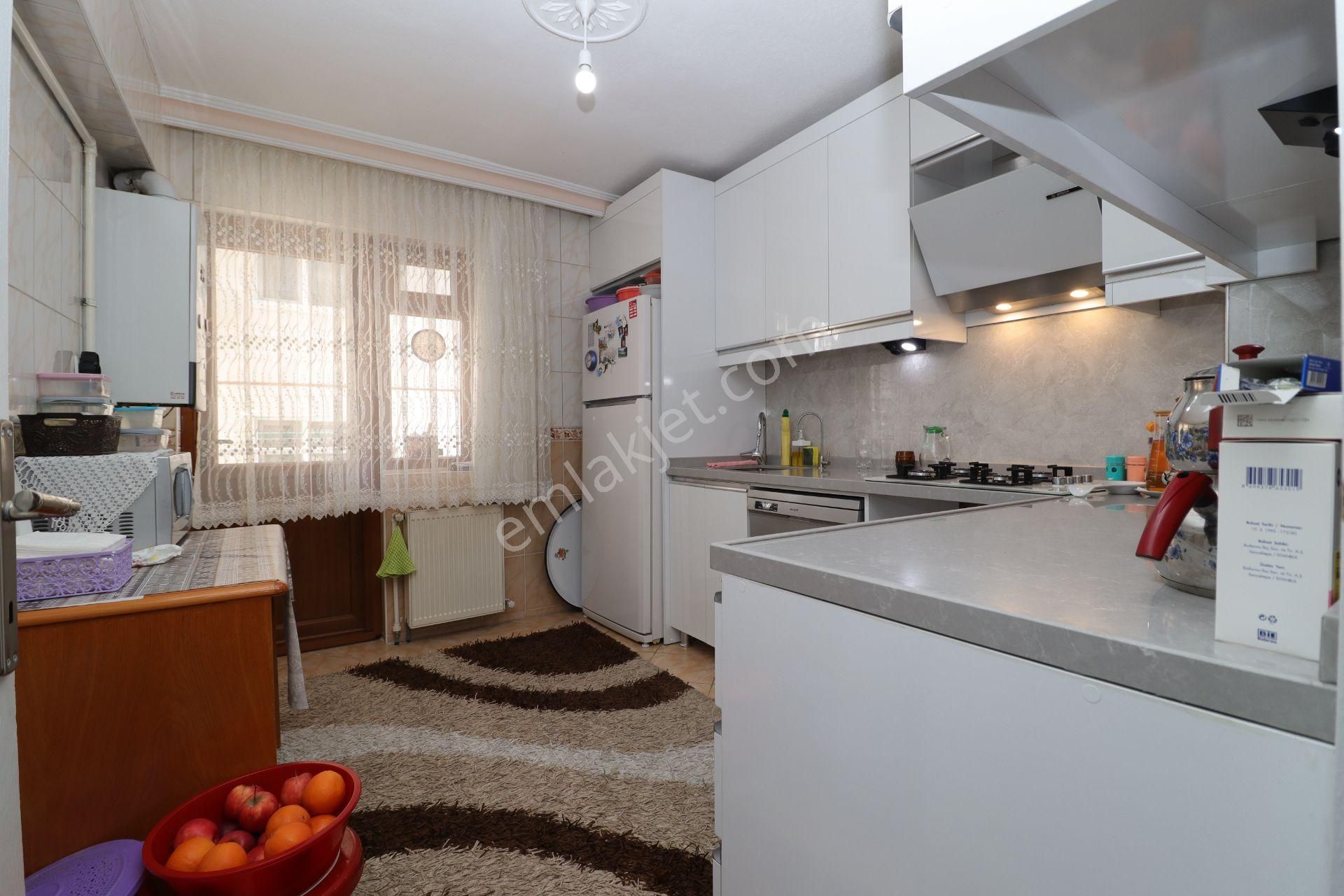 Eryaman Yht/a Lıfe Hstn Yakını Ön Cephe 1.ara Katta 3+1 Daire - Görsel 4