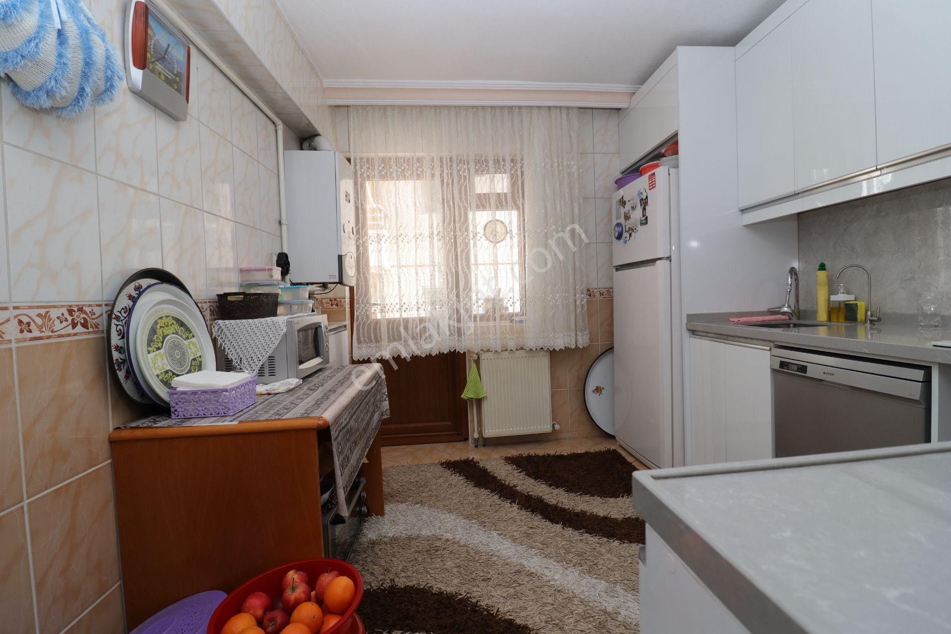 Eryaman Yht/a Lıfe Hstn Yakını Ön Cephe 1.ara Katta 3+1 Daire - Görsel 5